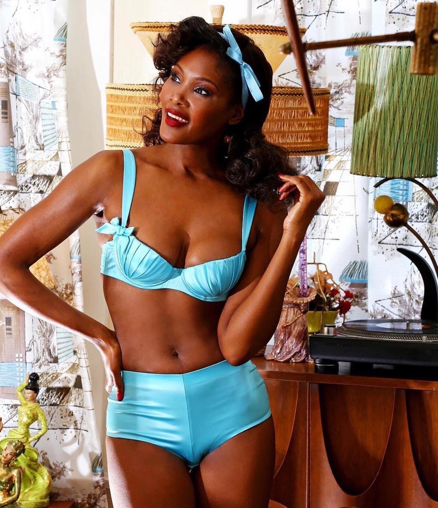 Chocolate Box BLUE Hand Pleated Heart Back Knicker
